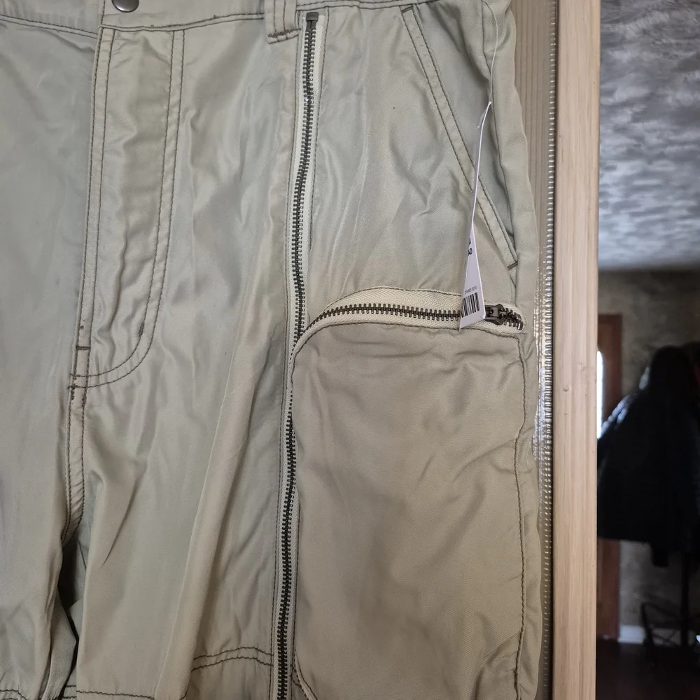 Urban Outfitters Men's Cargo Pants - Light Green